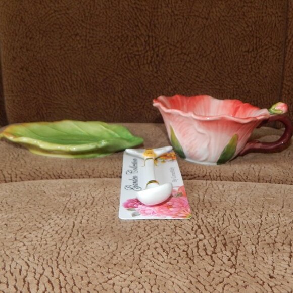 Corner Ruby Garden Collection Salmon Pink Flower Teacup Leaf Saucer & Spoon NWT - Picture 6 of 8